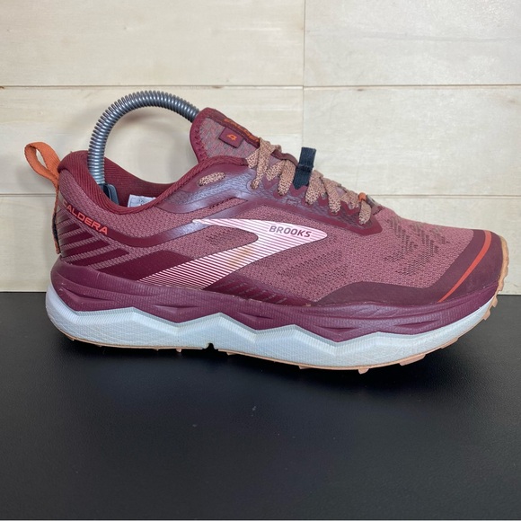Brooks Caldera 4 Maroon Women's Size 7.5 Trail Running Shoes Sneakers B - Picture 3 of 11
